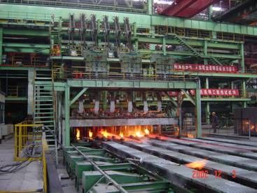 中国 薄い平板のタイプ炭素鋼および同盟国の鋼鉄CCM連続鋳造機械 サプライヤー